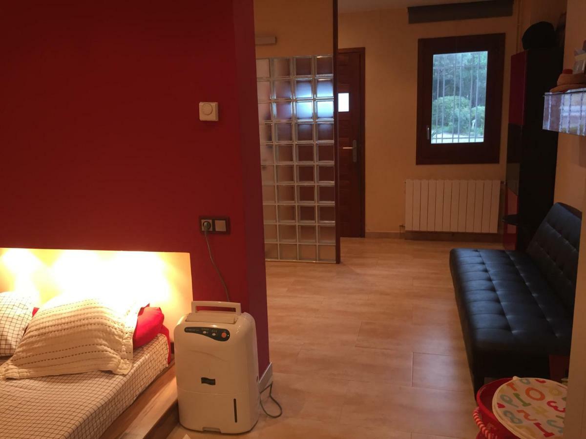 Apartamento Aislado Jardin Y Piscina Sant Andreu de Llavaneres Luaran gambar